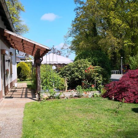 Kuenstler Ferienwohnung 3 Zimmer Kueche Bad Zentrale Lage Wulsbuttel Luaran gambar