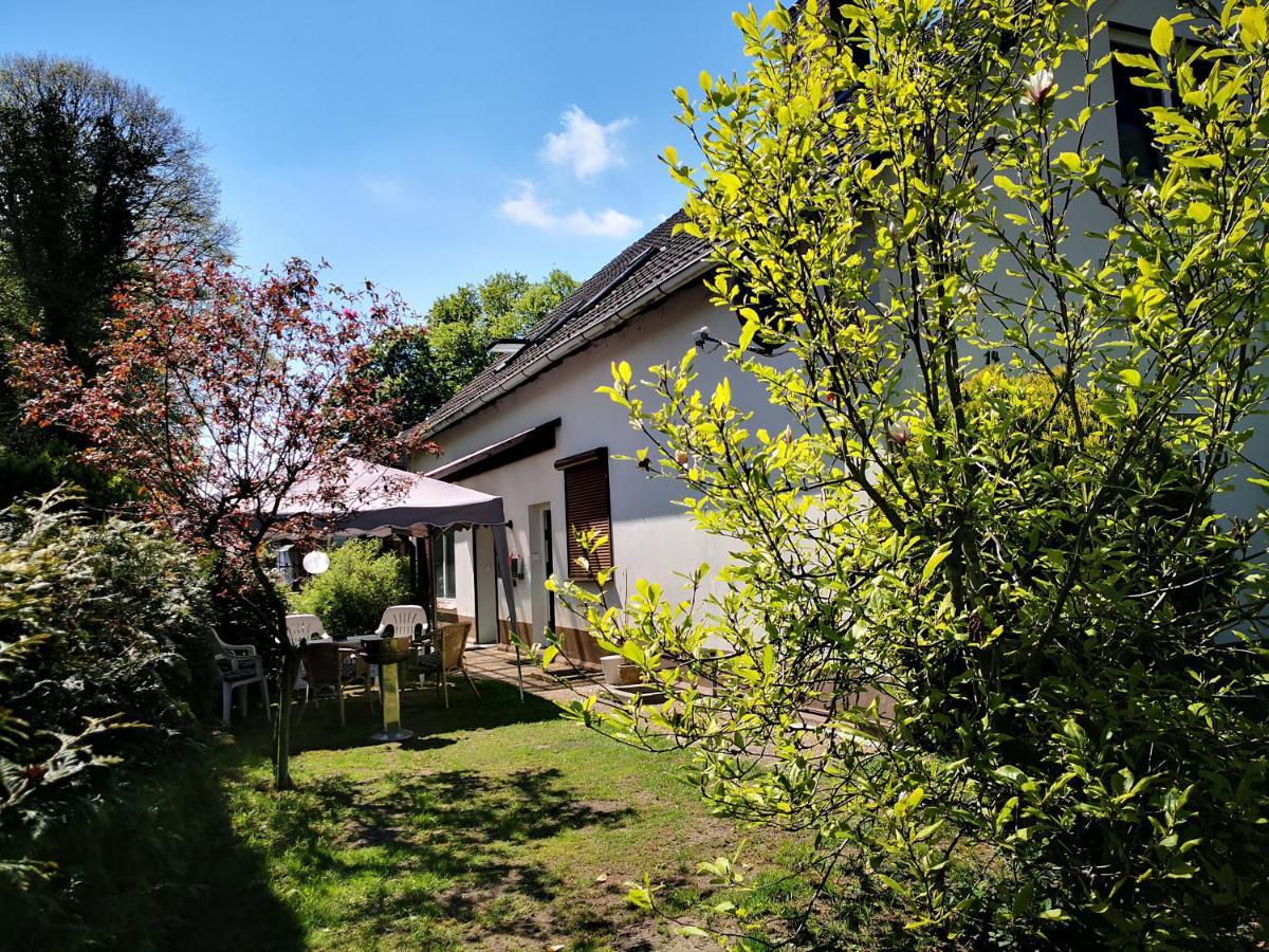 Kuenstler Ferienwohnung 3 Zimmer Kueche Bad Zentrale Lage Wulsbuttel Luaran gambar