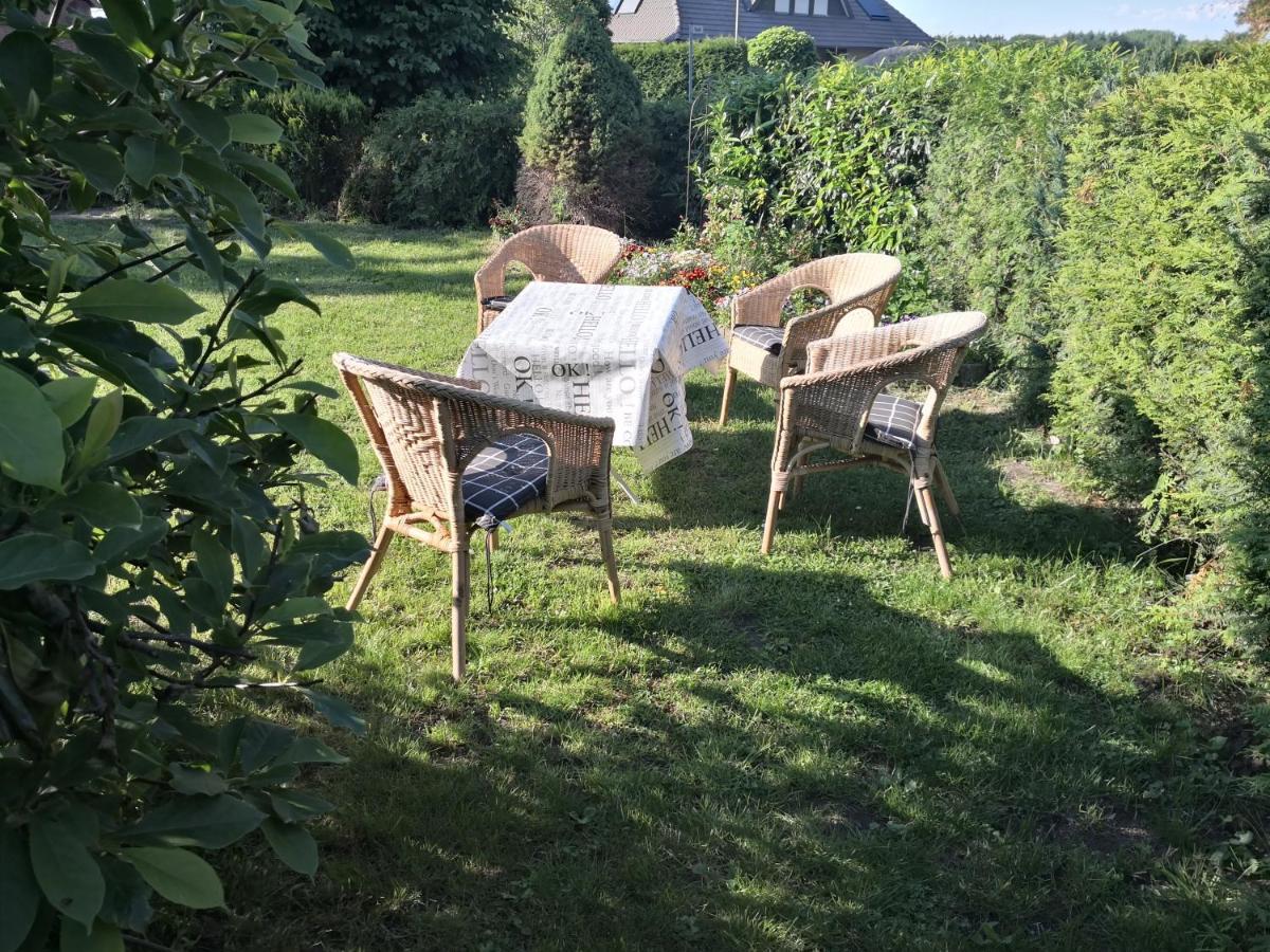 Kuenstler Ferienwohnung 3 Zimmer Kueche Bad Zentrale Lage Wulsbuttel Luaran gambar