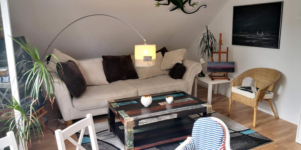 Kuenstler Ferienwohnung 3 Zimmer Kueche Bad Zentrale Lage Wulsbuttel Luaran gambar