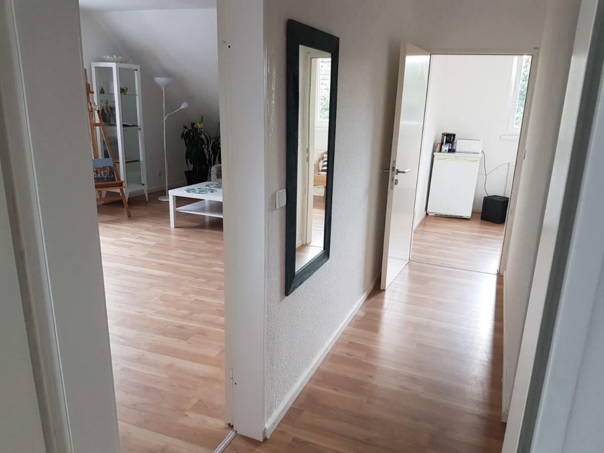 Kuenstler Ferienwohnung 3 Zimmer Kueche Bad Zentrale Lage Wulsbuttel Luaran gambar